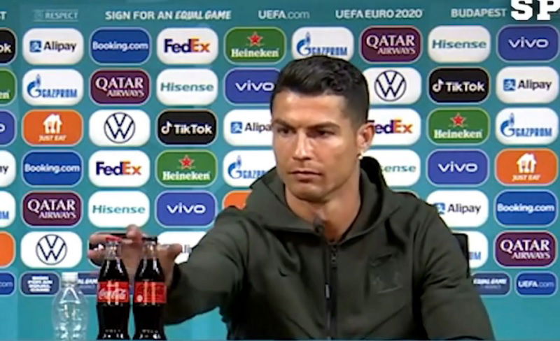 Cristiano Ronaldo kiakadt, mert kólát raktak elé Budapesten