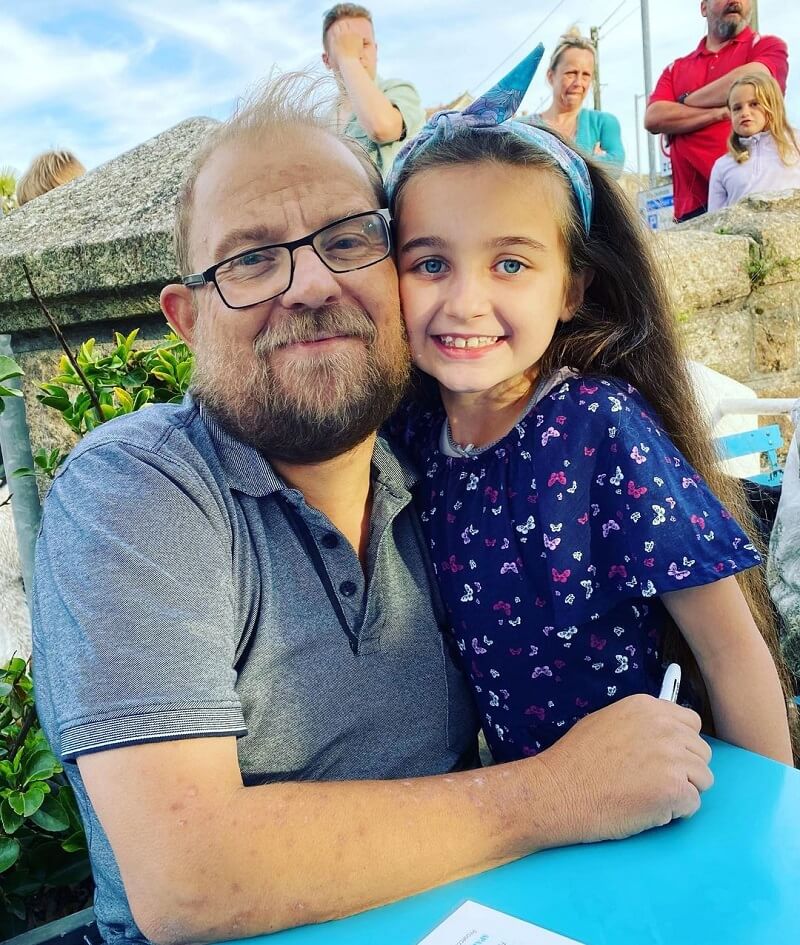 A dialízises apuka választás elé került: vagy életben marad a kezelésnek köszönhetően és azt fizeti, vagy a családi otthont tartja melegen a hideg hónapok során!