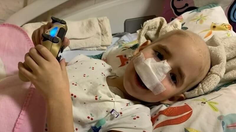 Amerikai orvos állította helyre a magyar kislány arcát, aki megküzdött a rákkal majd egy súlyos fertőzéssel is